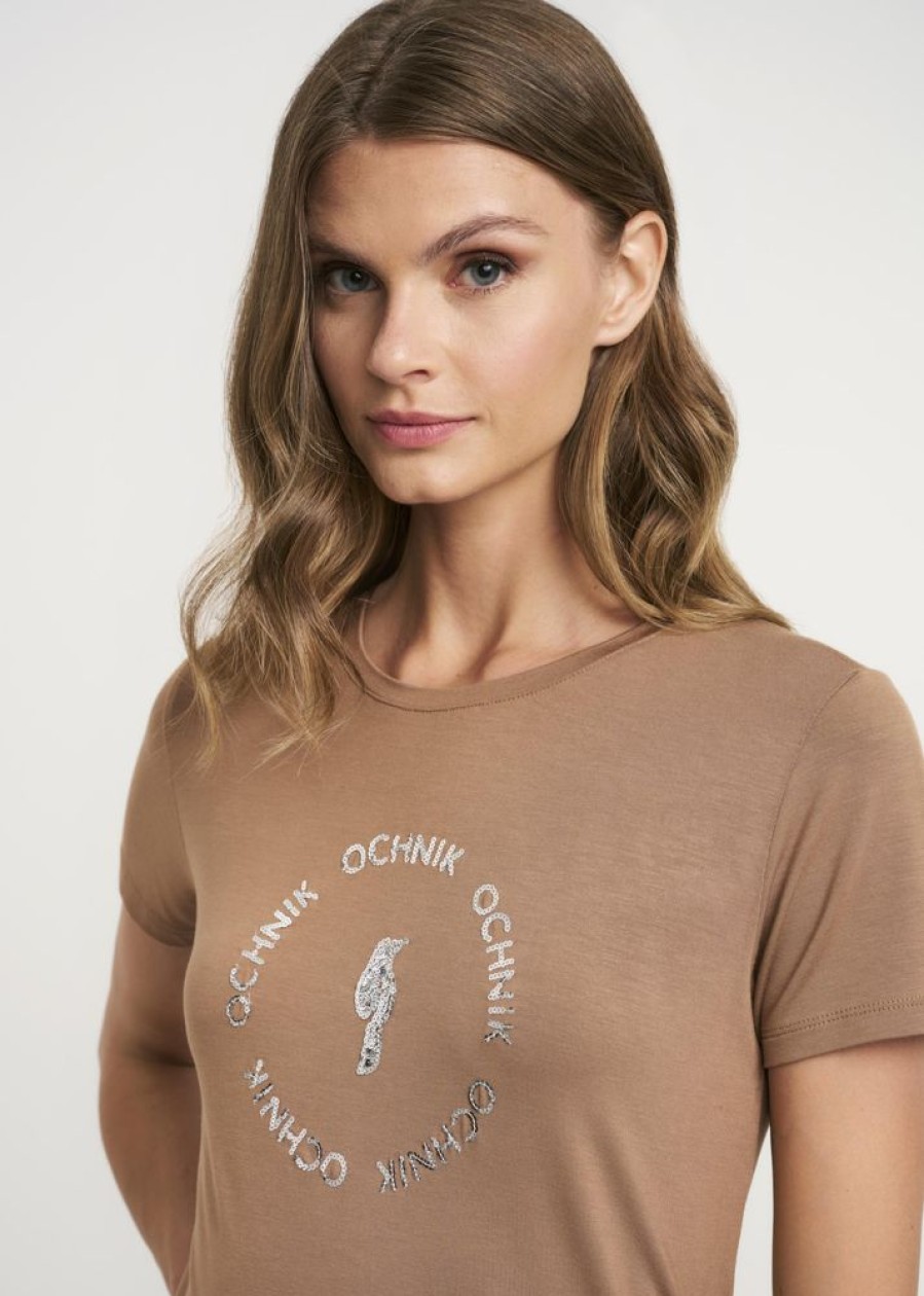 Ona OCHNIK T-Shirty | Kamelowy T-Shirt Damski Z Aplikacja
